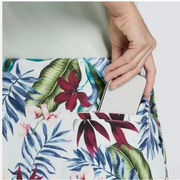 NWT Lady Hagen Women's 16" Palm Print Overlap Golf Skort - Picture 4 of 9